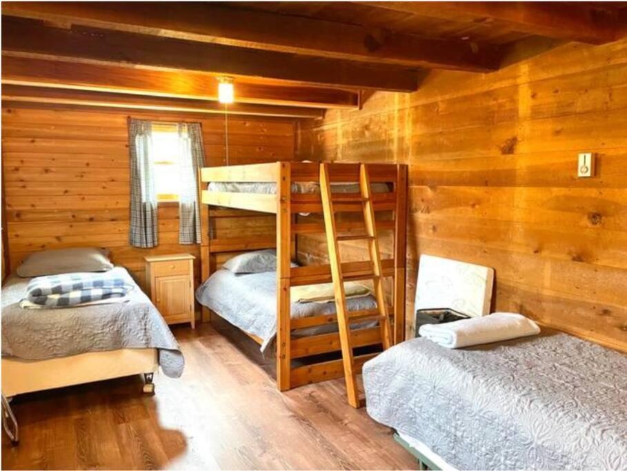 The Barn At Evermore: Riverfront Retreat W/Hot Tub Luray Exterior foto
